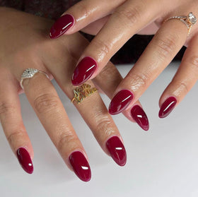 DAISY DND gel brush stroke of Wineberry showing smooth, opaque pigment and coverage