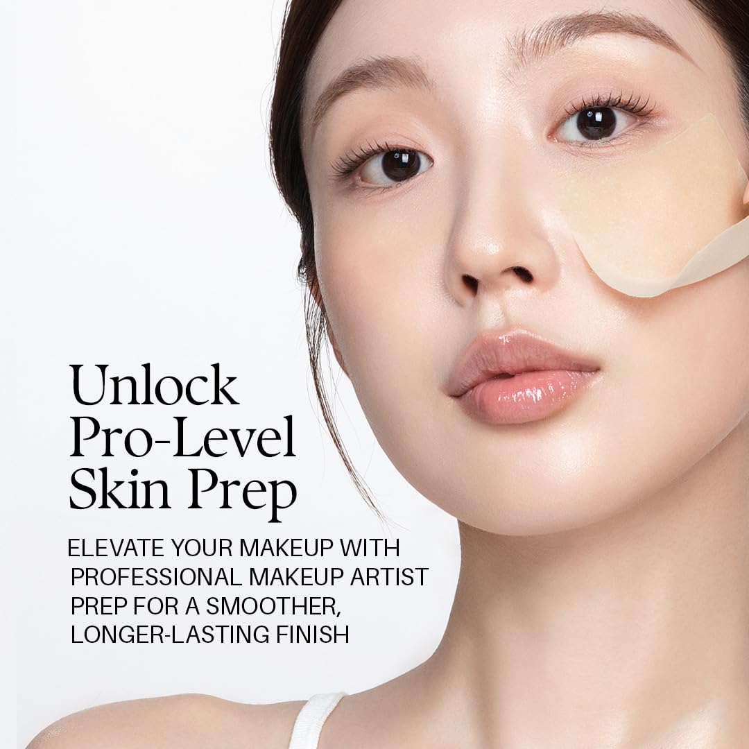 d'alba Piedmont close-up of a Vita Toning Collagen gel pad highlighting rich serum