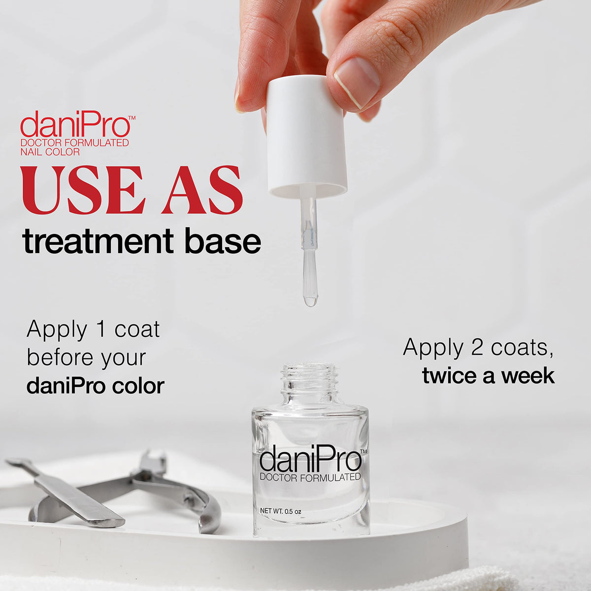 daniPro close-up label highlighting undecylenic acid and vitamins for protective nail care