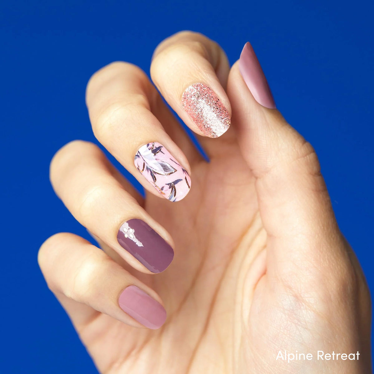 Dashing Diva close-up of strip texture highlighting glossy, salon-quality finish