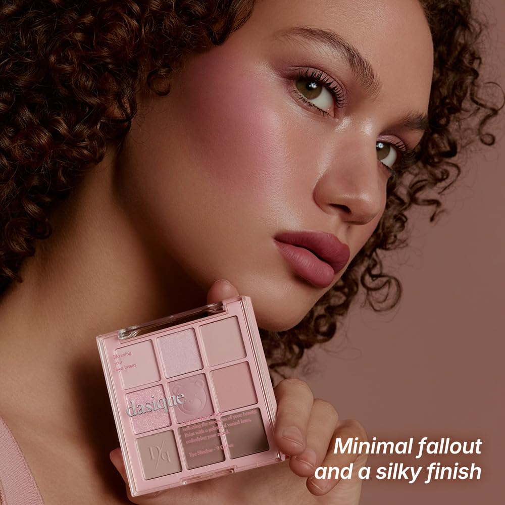 dasique palette tucked in a makeup bag showing portability and versatile everyday use