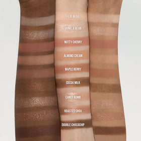 dasique palette being applied with a brush to demonstrate easy blending and buildable color