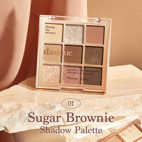 dasique close-up of matte texture highlighting smooth, blendable pigment for crease work