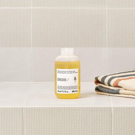 Davines DEDE/ back label detail showing ingredients and usage clarity benefit