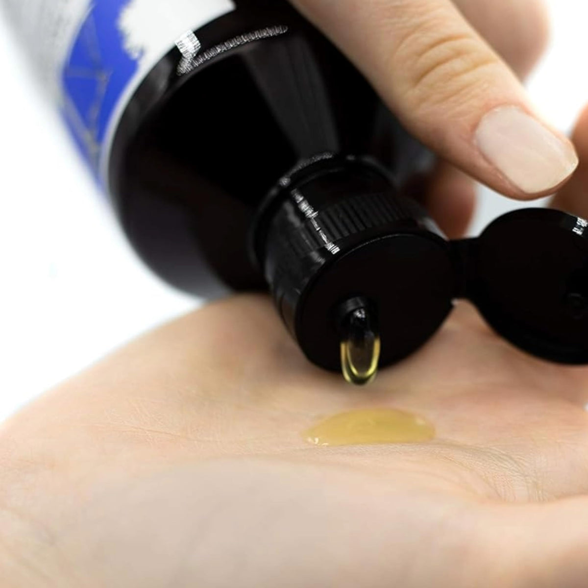 Davines rich lather on scalp illustrating deep-cleansing action