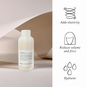 Davines LOVE Curl Controller applied in hand demonstrating easy distribution benefit