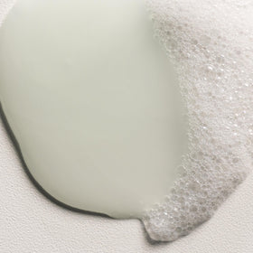 Davines MOMO gel texture closeup showing lightweight hydration