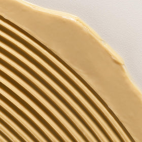 Davines hand scooping mask demonstrating easy application and conditioning