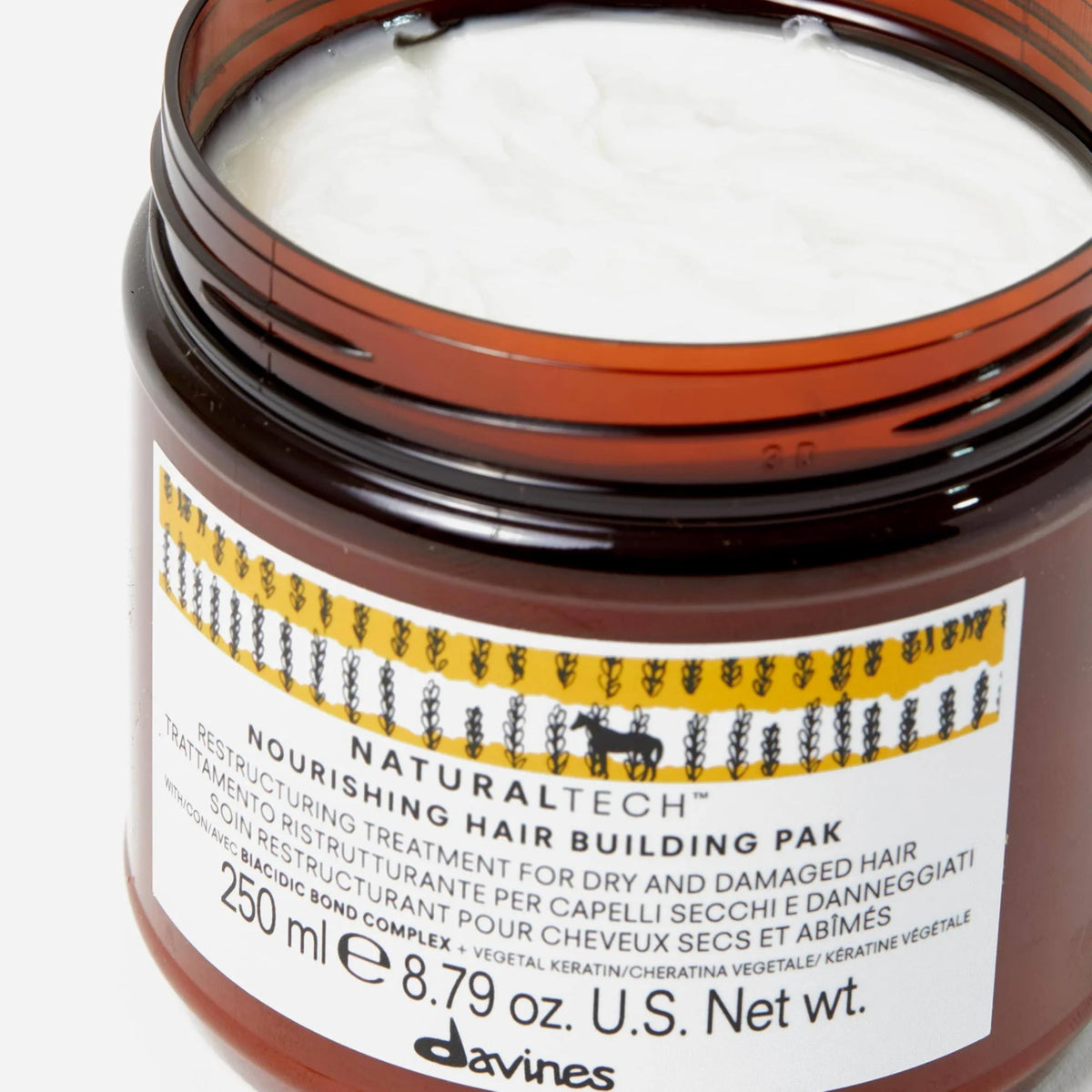 Davines vegetal keratin ingredient close-up highlighting restorative action