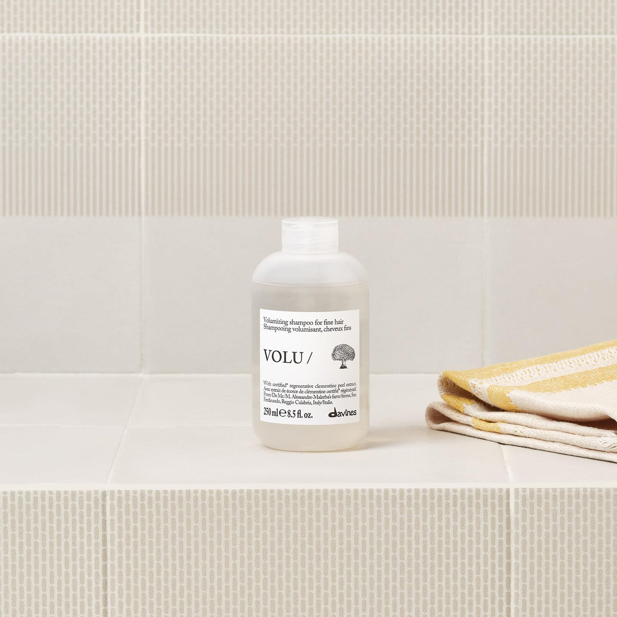 Davines VOLU/ airy foam texture demonstrating gentle cleansing benefit