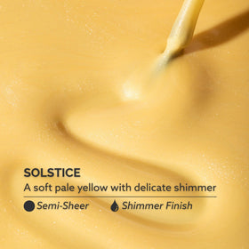 Dazzle Dry hand swatch of Solstice that brightens nail appearance