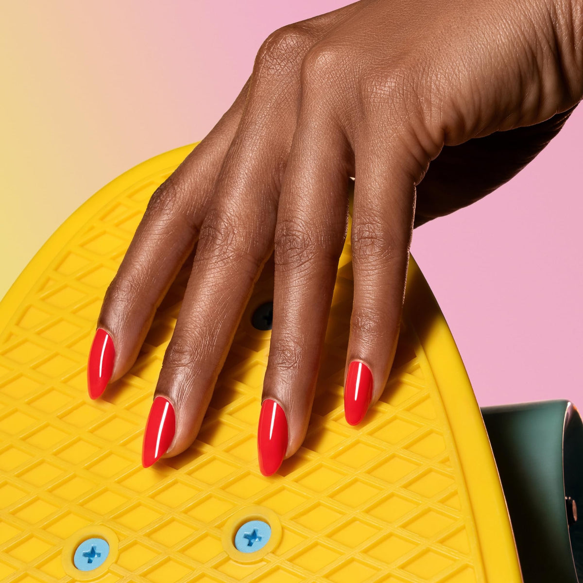 Spark applied on natural nails, Dazzle Dry shows fast-drying salon finish