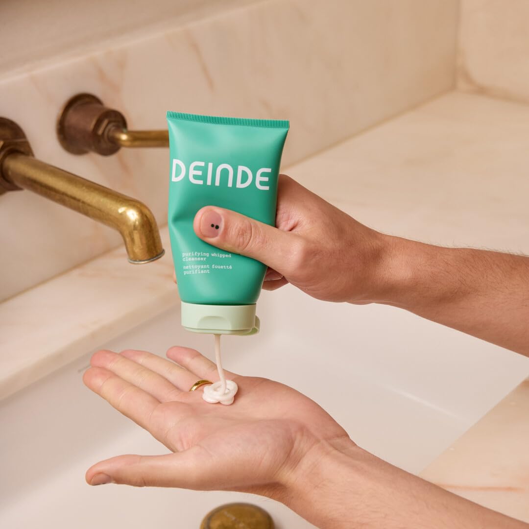 DEINDE whipped texture close-up illustrating creamy microfoam and soft feel
