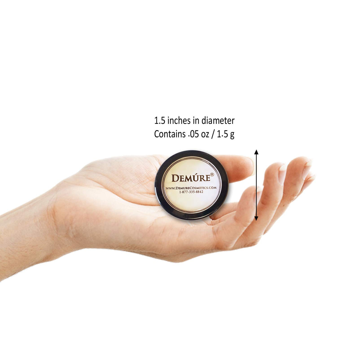 DEMÚRE brush applying smoky blue powder illustrating easy pickup and even application