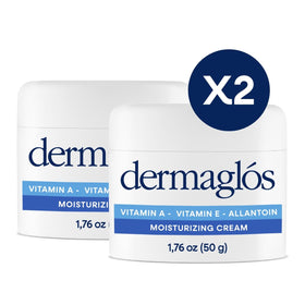 Dermaglós applying to skin illustrating soothing hydration in use