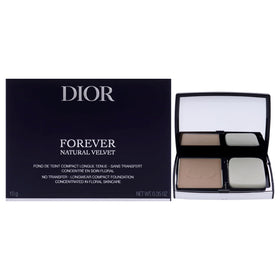 Dior compact front view showing product finish and travel-ready design
