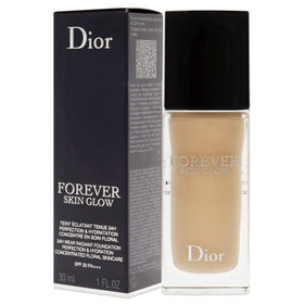 Dior foundation applied on model demonstrating luminous coverage and natural brightening