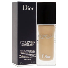 Dior pump dispensing foundation illustrating controlled application and hygienic use benefit