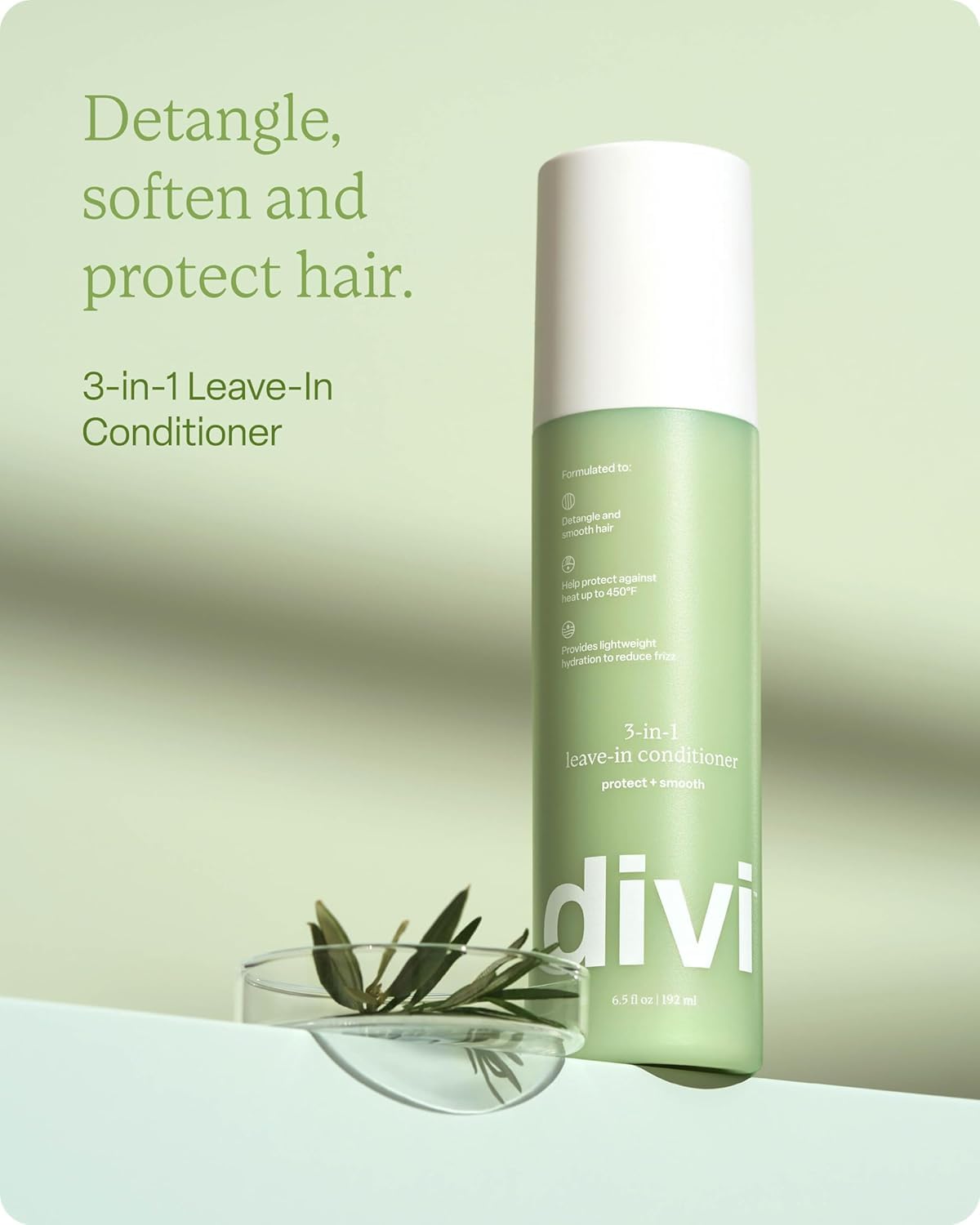 Divi spray mist close-up demonstrating fine mist for even, lightweight coverage