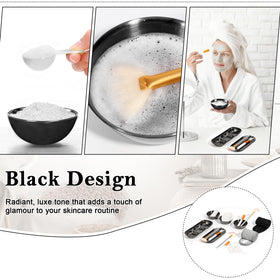 DLUGOPIS measuring spoons beside powder demonstrating accurate portion control