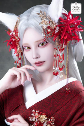 DollyCosme mascara applied in a cosplay setting highlighting bold white lashes that photograph well