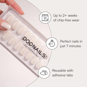 DOONAILS close-up of glossy gel finish highlighting professional shine