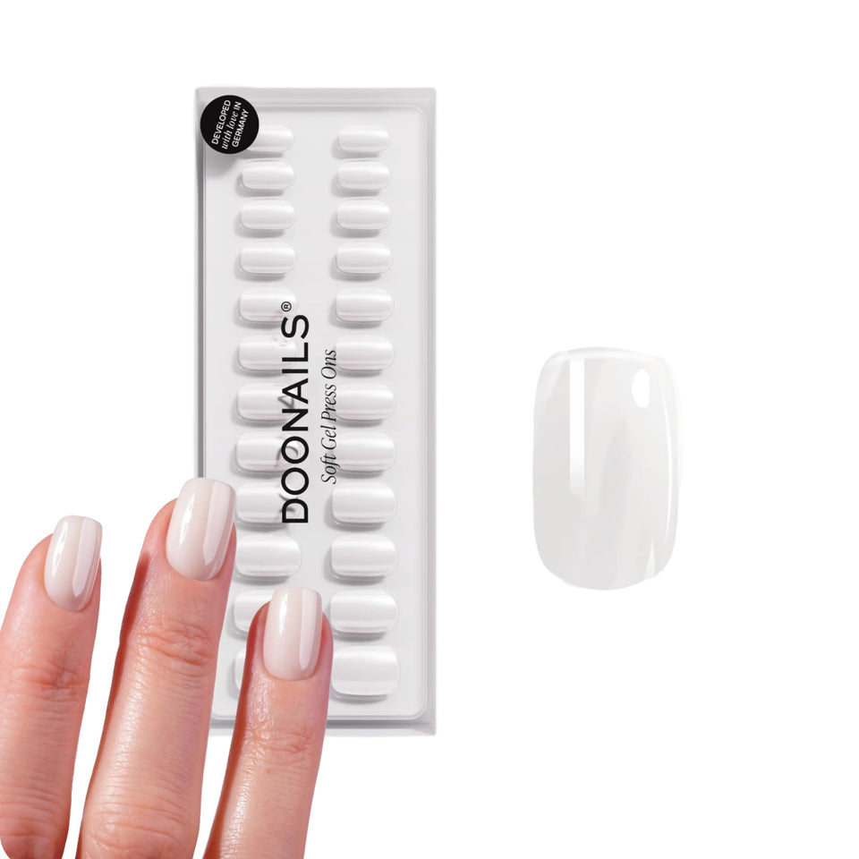 DOONAILS front packaging showing kit and nails for quick salon look
