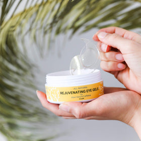Doppeltree open jar with stacked hydrogel pads, displays quantity and convenience