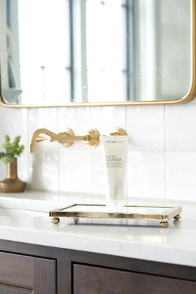 doTERRA macadamia nut oil ingredient shot illustrating conditioning benefit