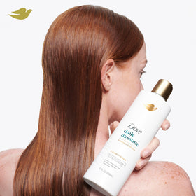 Close-up of Dove label Pro-Moisture Complex highlighting nourishing ingredients