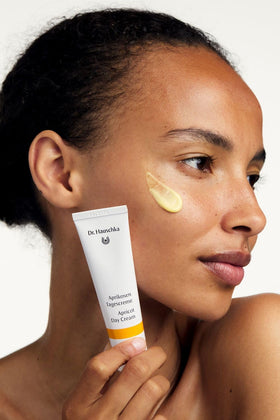 Dr. Hauschka avocado ingredient focus illustrating rich lipid nourishment benefit