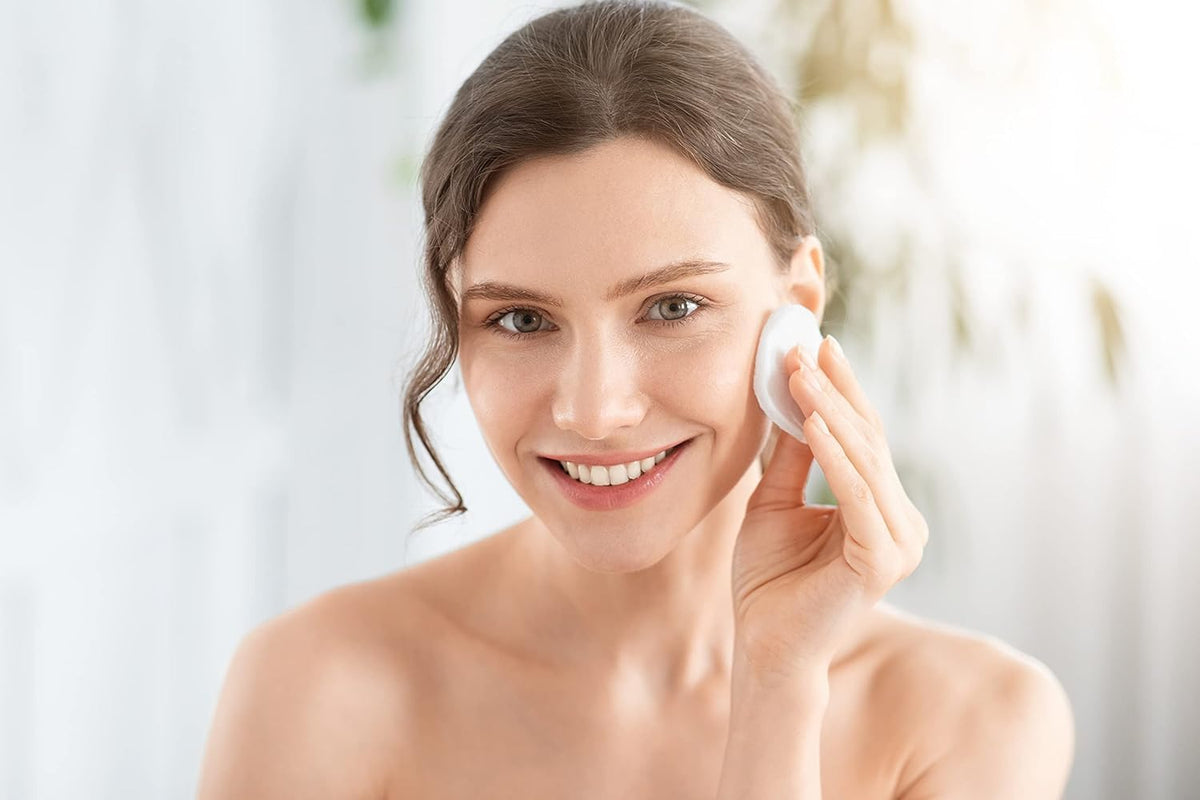 Dr Joe Lab close-up of liquid texture highlighting gentle, alcohol-free feel