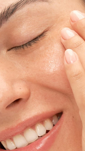 Dr. Loretta application demo patting gel around eye for reduced puffiness