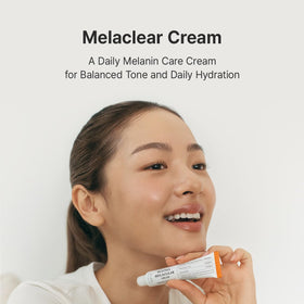 Dr.Althea Melaclear cream texture close-up demonstrating lightweight absorbency
