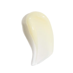 Ducray shampoo foam texture close-up demonstrating gentle lathering