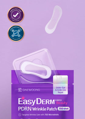 DWEasyDerm lifestyle image using mirror to show easy at-home application benefit