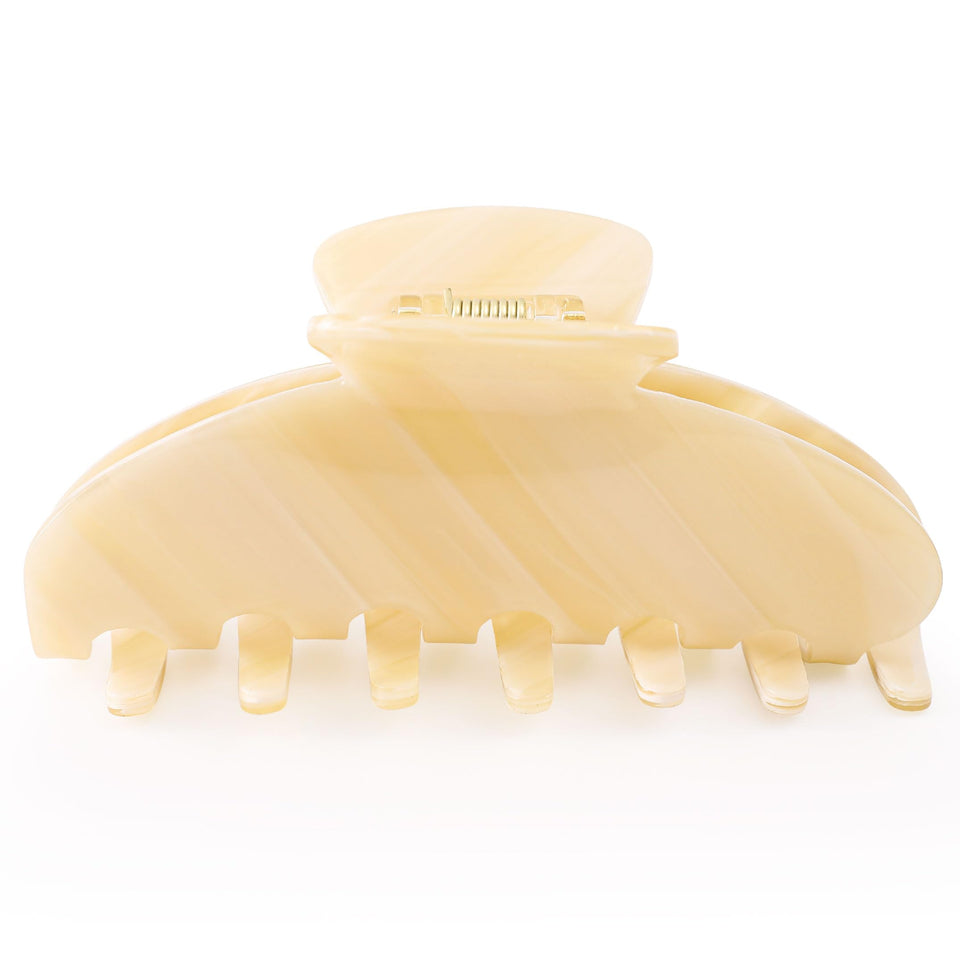 Dwenarry cream clip front view showing elegant finish and secure hold