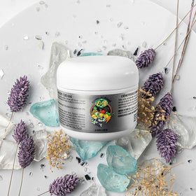 E de B cream texture close-up displaying rich, spreadable consistency for smooth skin hydration benefit