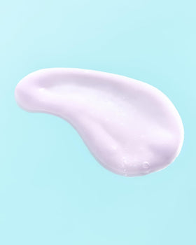 Earth Harbor dropper releasing HORIZON serum demonstrating lightweight texture