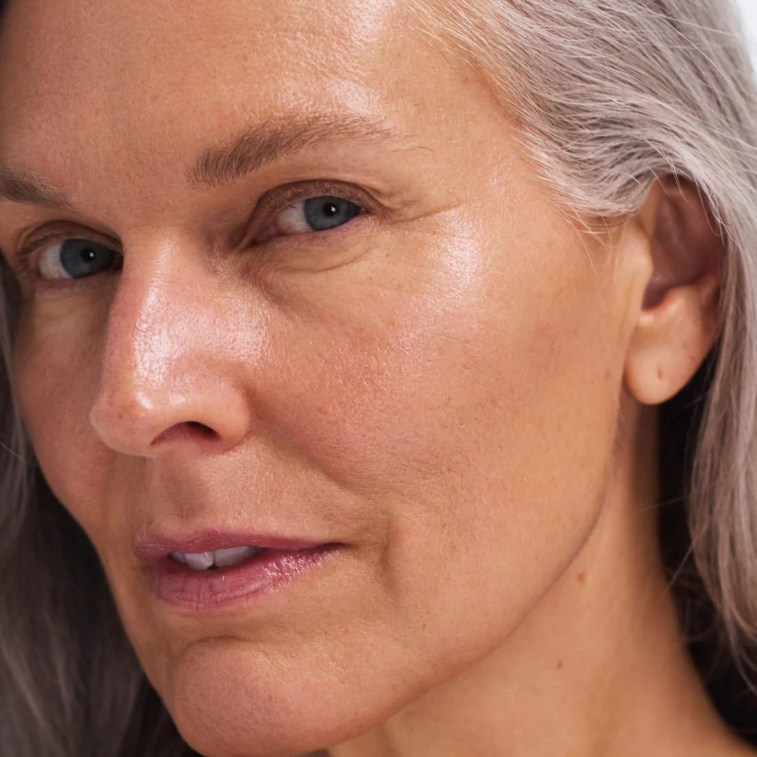 EarthsCure cream texture close-up highlighting silky hydration