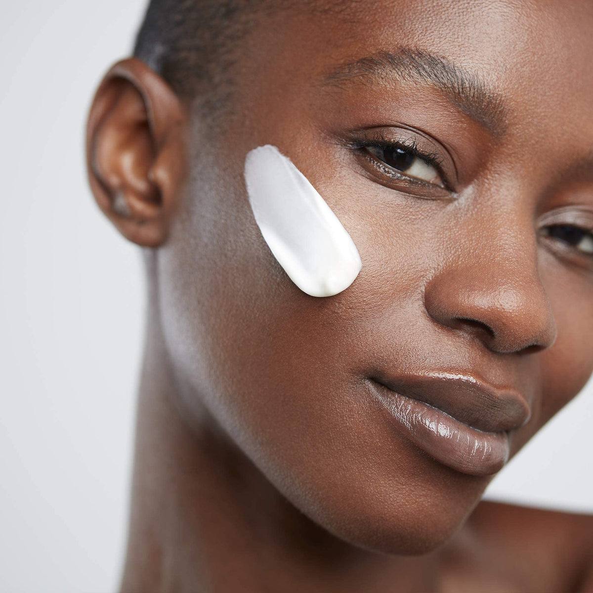 ELEMIS Pro-Collagen Marine Cream applied on hand demonstrating fast absorption benefit
