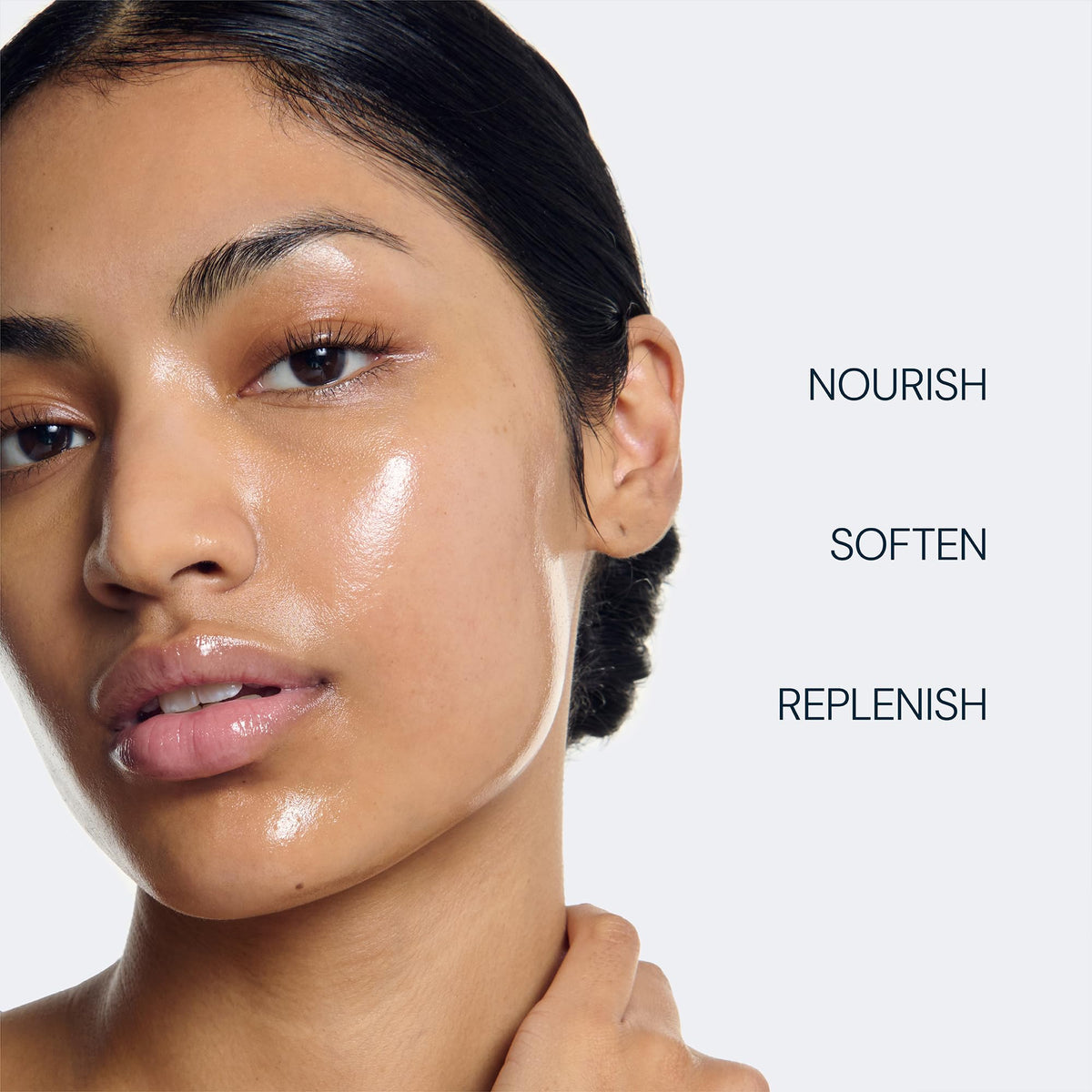 ELEMIS close-up green evening capsule with oil, emphasizes soothing restorative benefit