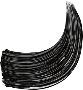 Elizabeth Arden mascara applied on eyelashes demonstrating lifted, lengthened effect
