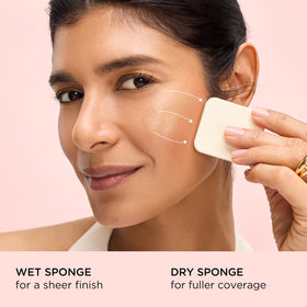 Elizabeth Arden sponge applicator close-up for smooth blend benefit