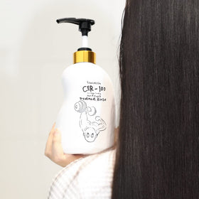 Elizavecca in bathroom setting suggesting routine-friendly and salon-like results