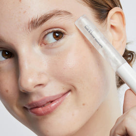Ere Perez mascara brush applicator detail separating lashes for definition