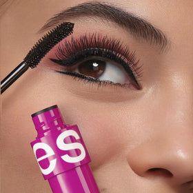 ESIKA Pro Mega mascara brush closeup highlighting lengthening design and precision