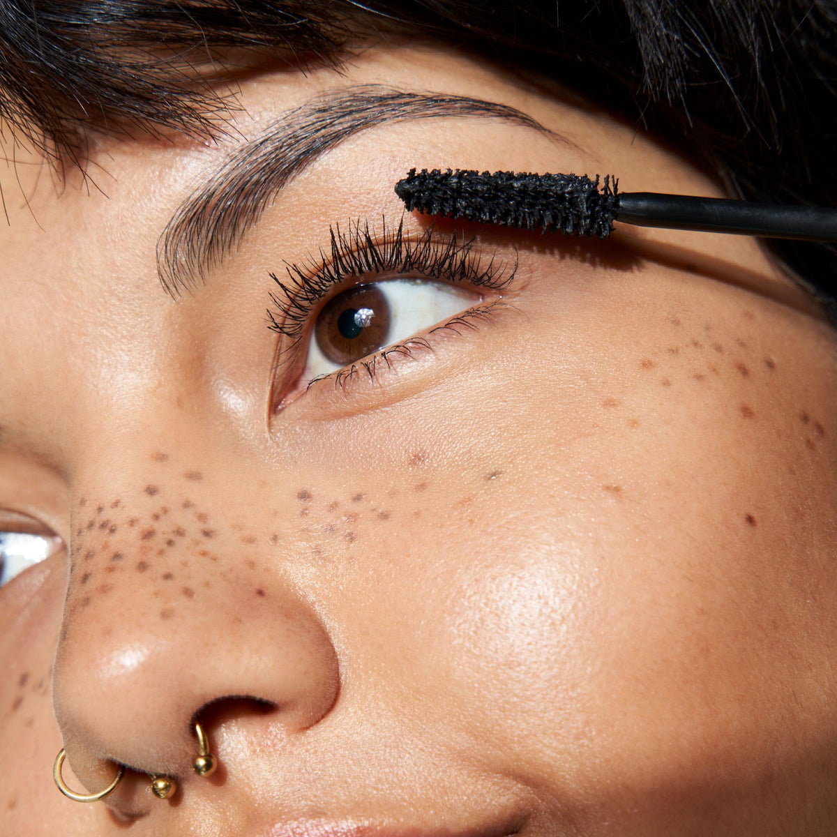 Essence Cosmetics before and after lashes showing false-lash effect and volume