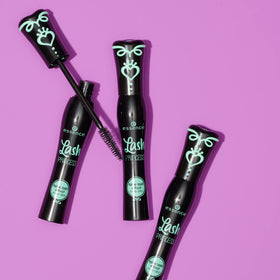 Essence Cosmetics model wearing mascara showing lifted, smudge-resistant lashes