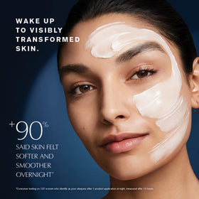 Estée Lauder dispensing treatment to show lightweight application and sealing benefit